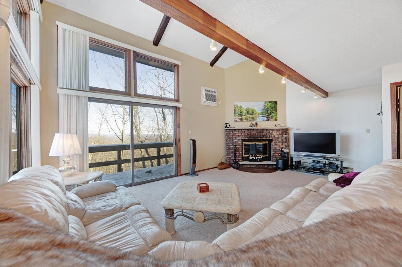 Camelback 302 Tannersville